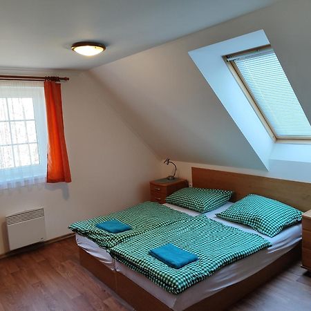 Chaty Kolodeje - Ubytovani U Reky V Soukromem Arealu-Orange Kolodeje nad Luznici Esterno foto