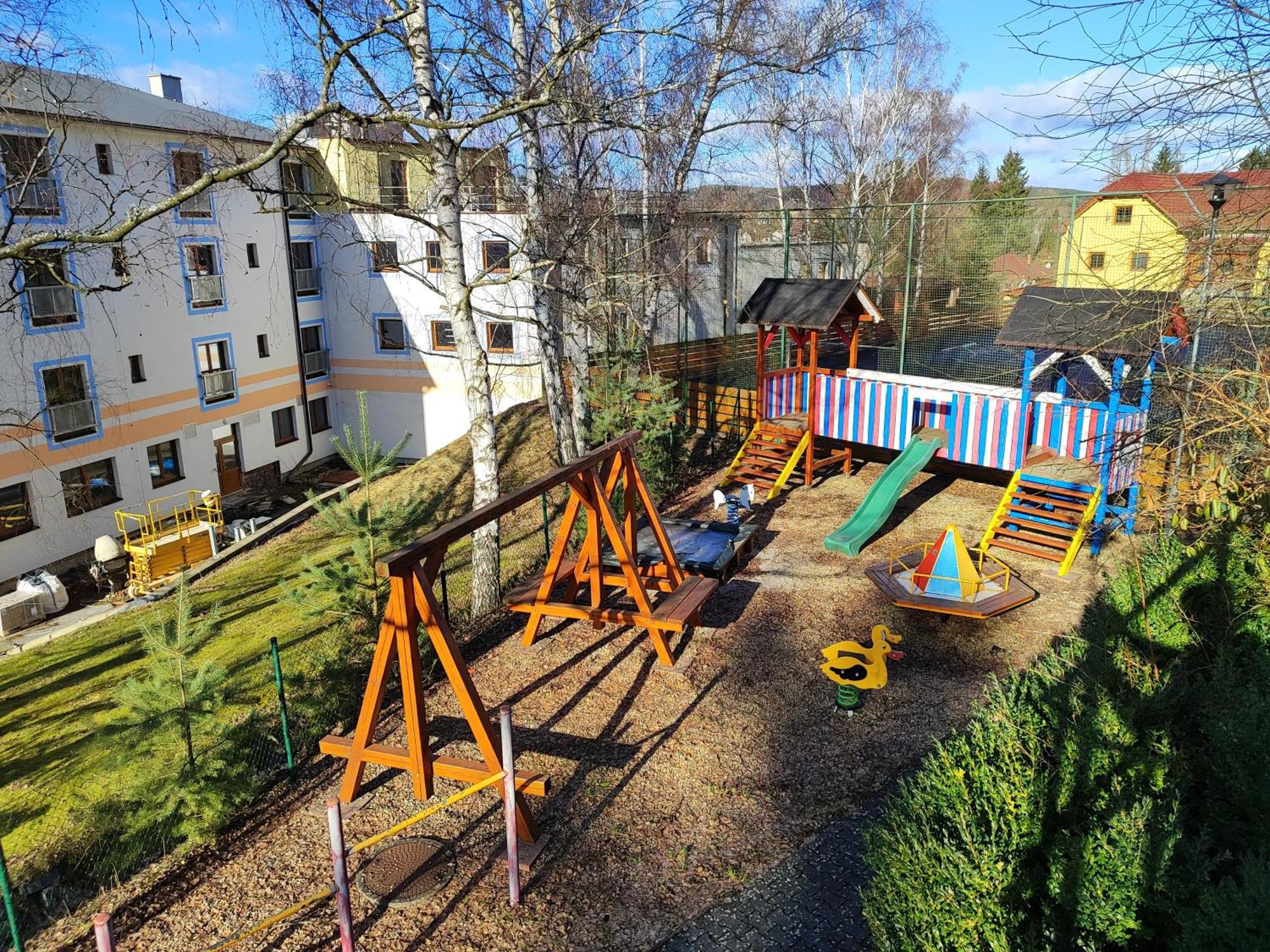 Chaty Kolodeje - Ubytovani U Reky V Soukromem Arealu-Orange Kolodeje nad Luznici Esterno foto