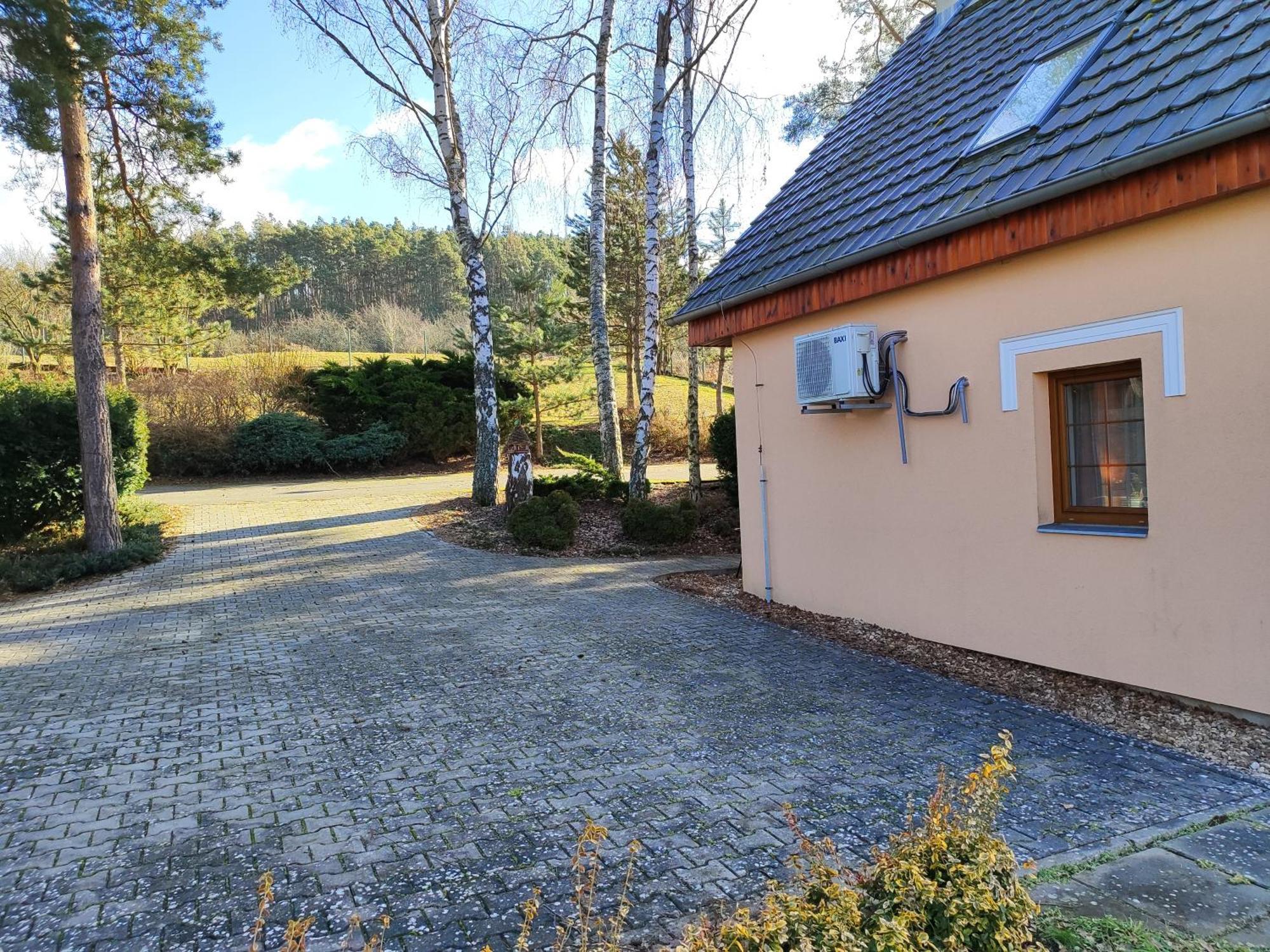 Chaty Kolodeje - Ubytovani U Reky V Soukromem Arealu-Orange Kolodeje nad Luznici Esterno foto